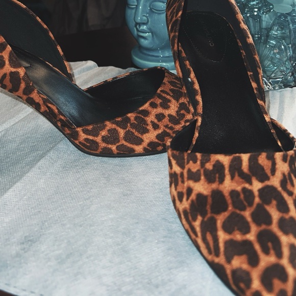 Leopard Print Suede High Heel Pointy Toe Shoes - Picture 2 of 4